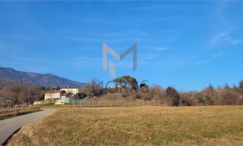 Fascino Storico e Vista Mozzafiato: Ampia Bifamiliare a Caneva