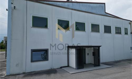 Capannone artigianale con uffici e magazzini
