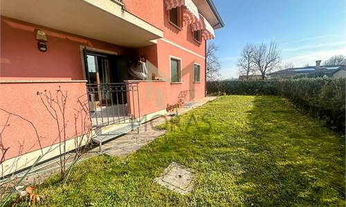 APPARTAMENTO CON GIARDINO