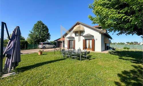 VILLA SINGOLA CON 4 CAMERE