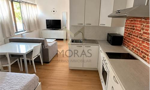 MONOLOCALE RISTRUTTURATO IN PIENO CENTRO – OTTIMO INVESTIMENTO