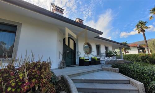 Splendida villa con vista colline