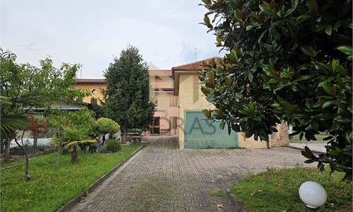 CASA A SCHIERA INDIPENDENTE