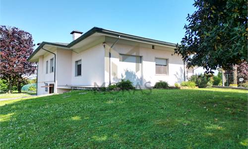 Villa In Vendita a Prata di Pordenone