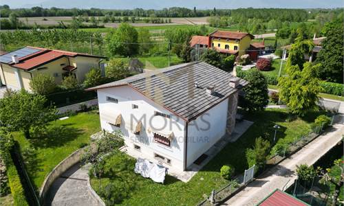 Casa singola In Vendita a Pordenone